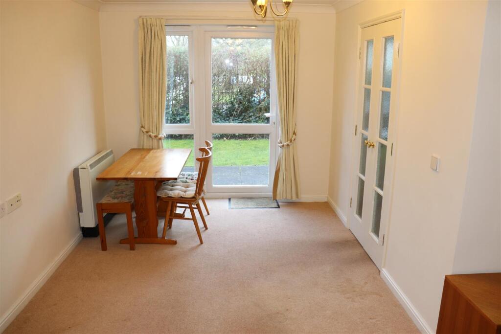 Croxall Court, Leighswood Road, Aldridge photo 4