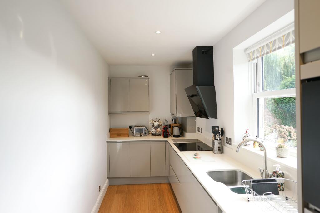 Apartment in Southampton - More