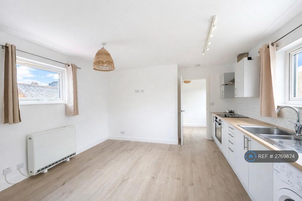 Main image of property: West Street, Sittingbourne, ME10