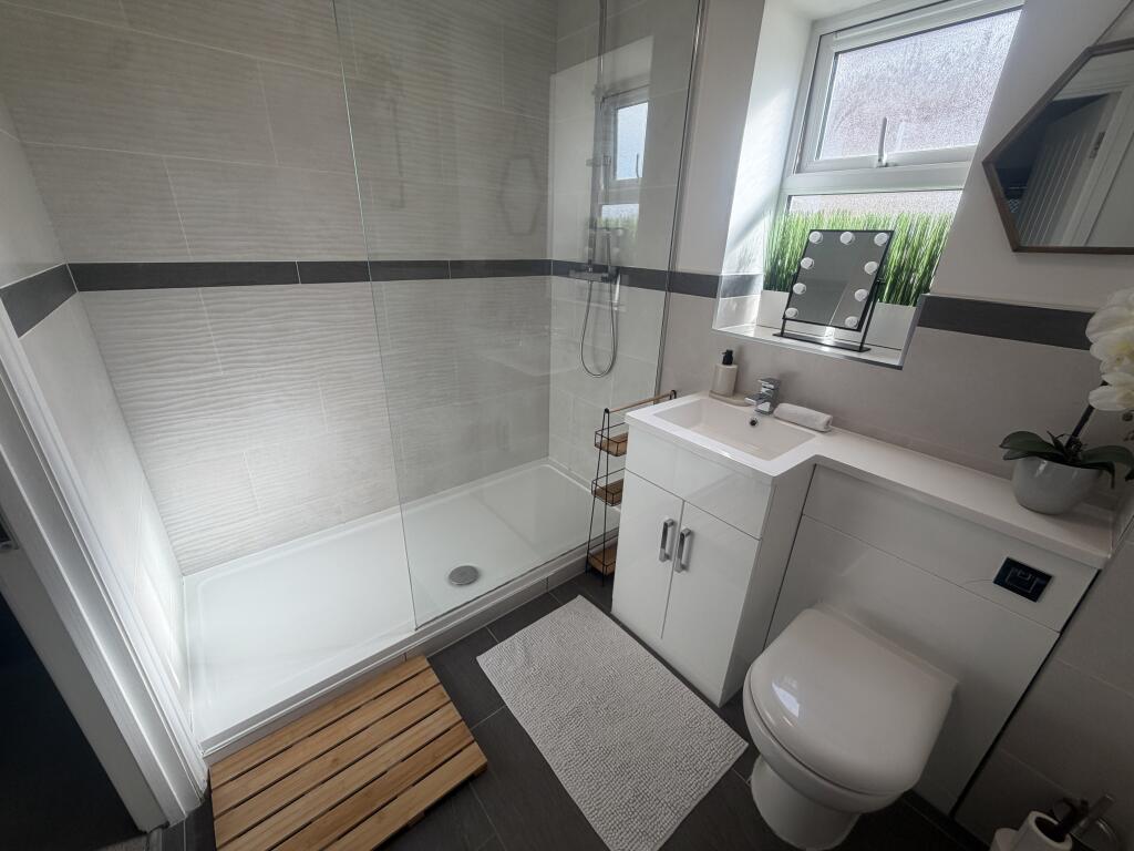 Apartment in Rushden, North Northamptonshire - View 5
