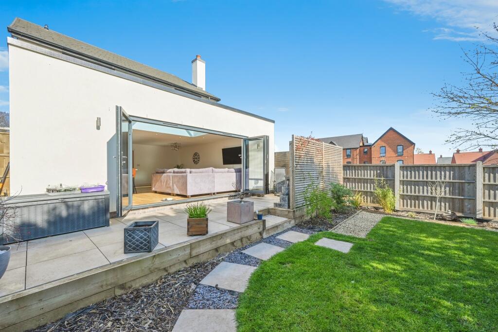 Brownsfield Road, Lichfield photo 2