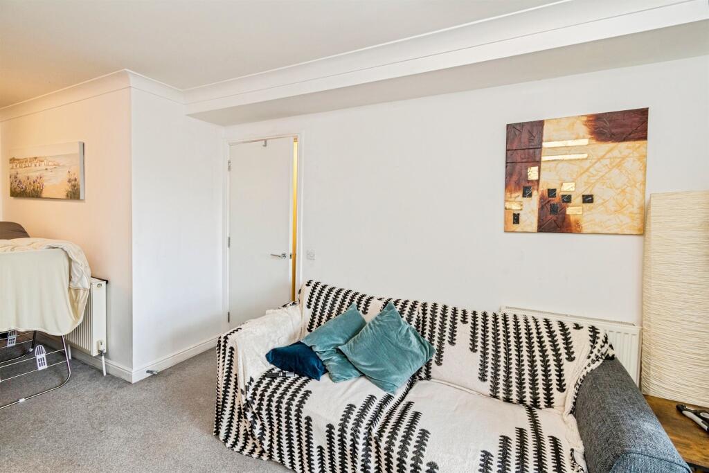 Apartment in Southampton - View 2