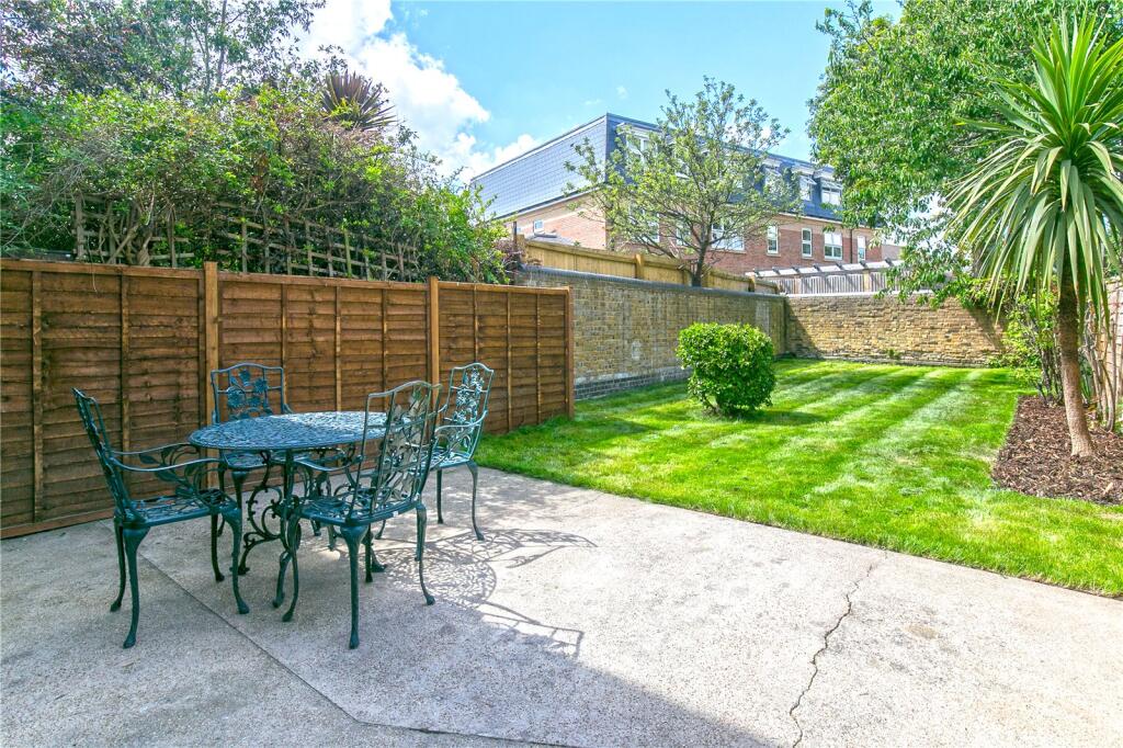 Apartment in London - View 4
