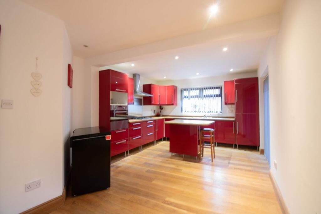 House in Risca, Pontymister - View 3
