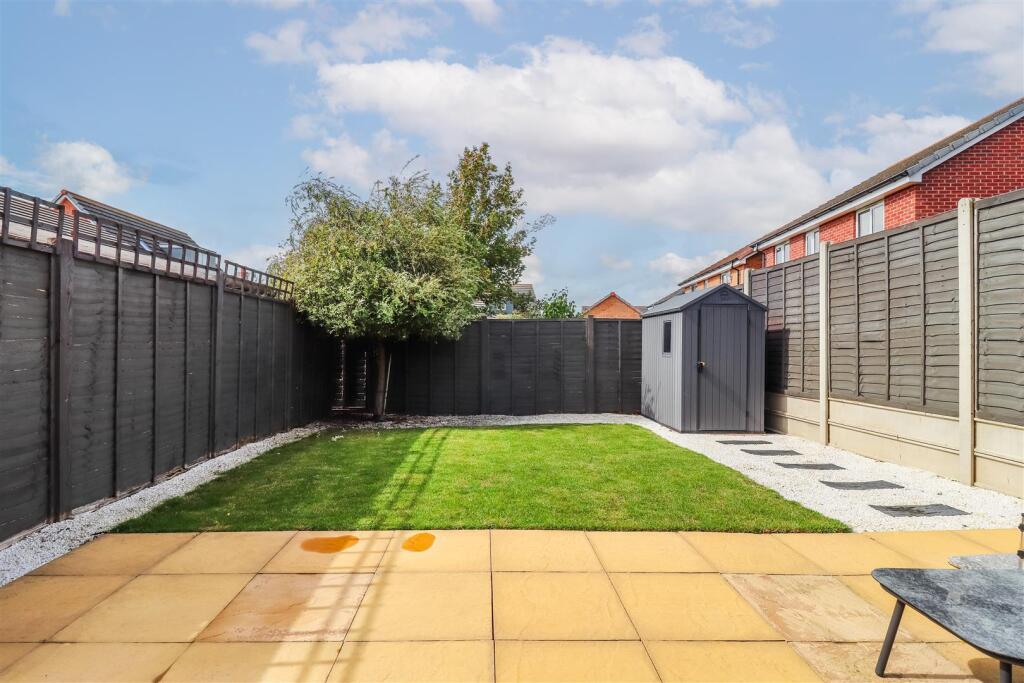 Flint Close, Southam photo 2