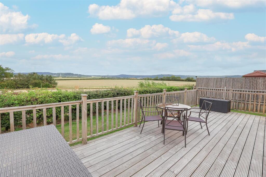 Hollin Park lodges, Sutton Road, Thirsk photo 2