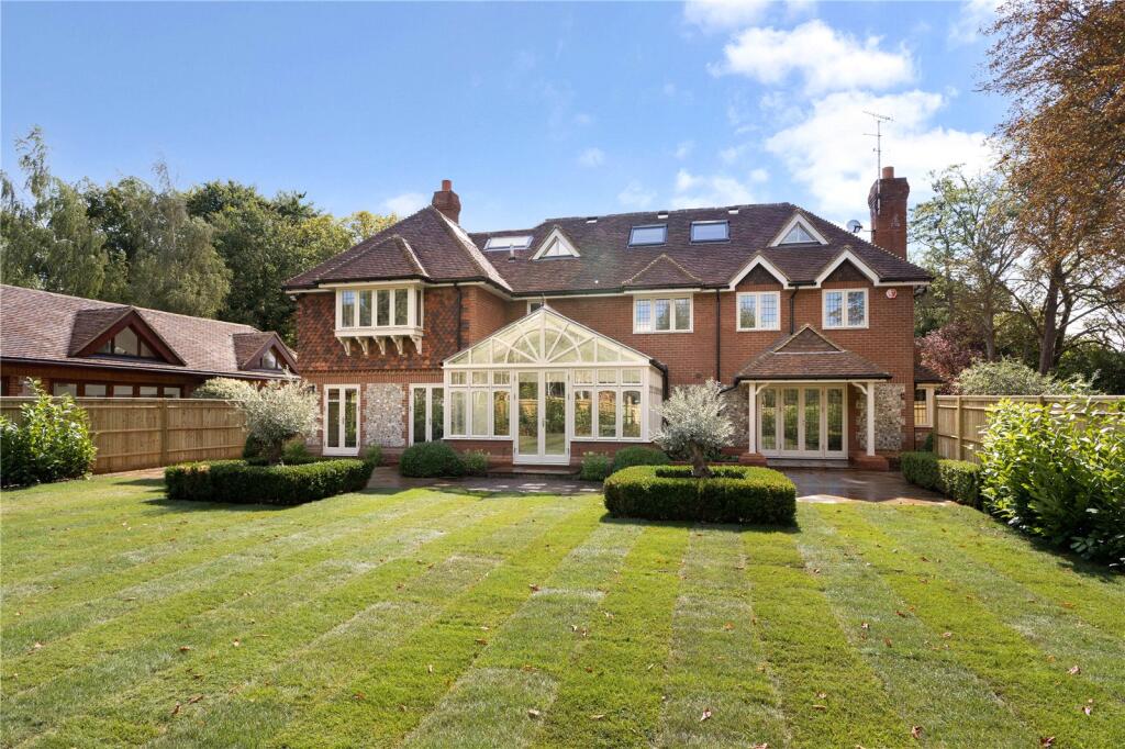 Epsom Road, West Horsley, Leatherhead, Surrey, KT24 photo 3