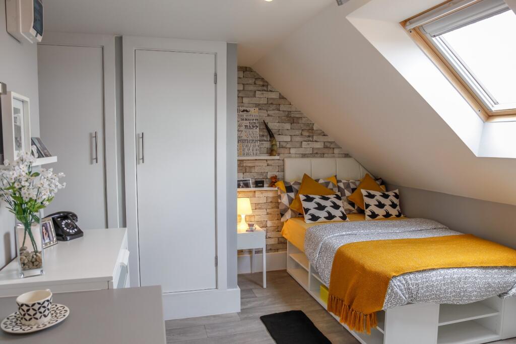 Main image of property: S7, 43 Russell Rise, Luton, Bedfordshire, LU1 5ET