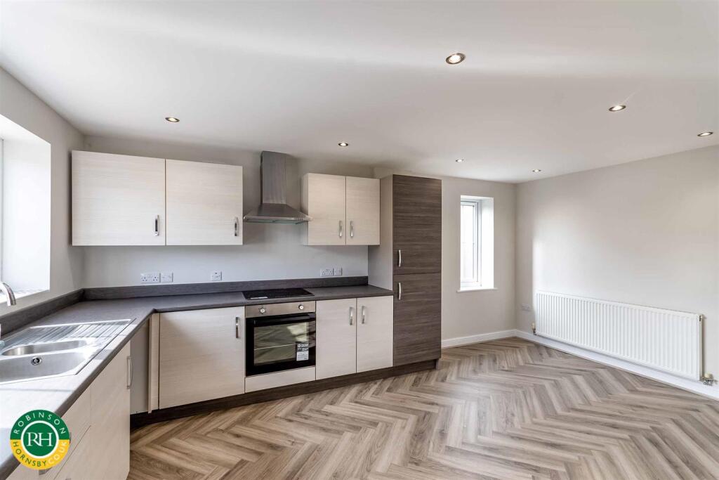 Willow Crescent, Auckley, Doncaster photo 3
