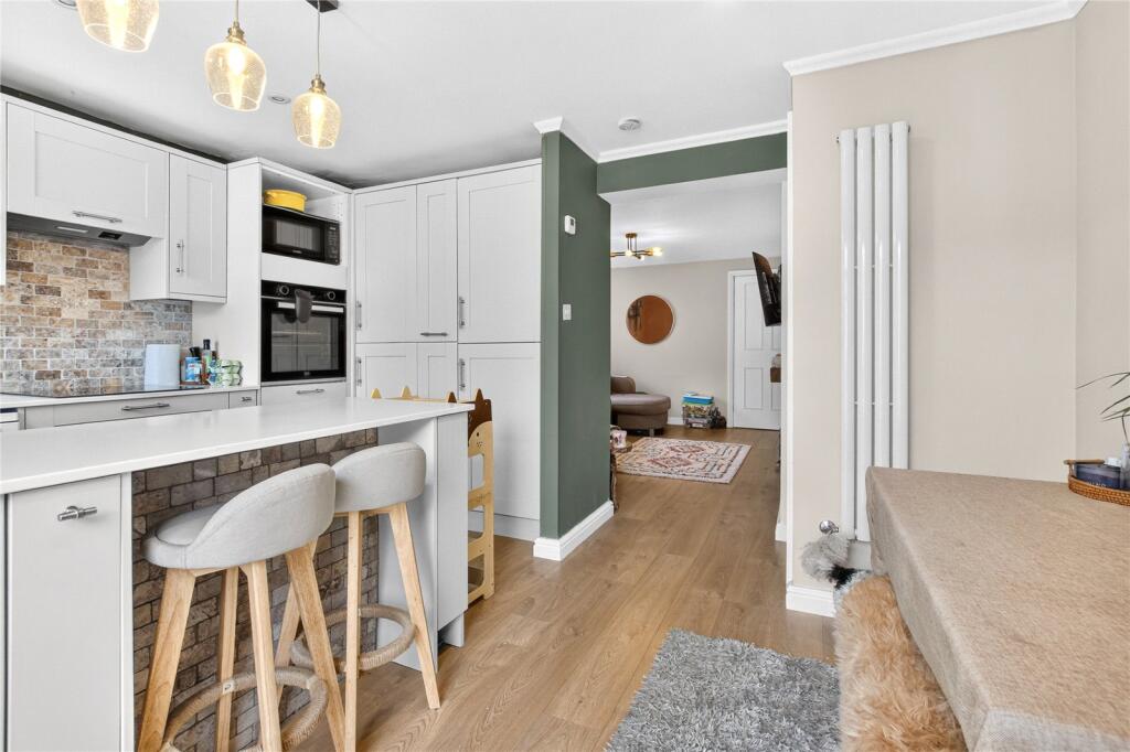 House in Winkfield, Bracknell Forest - View 2