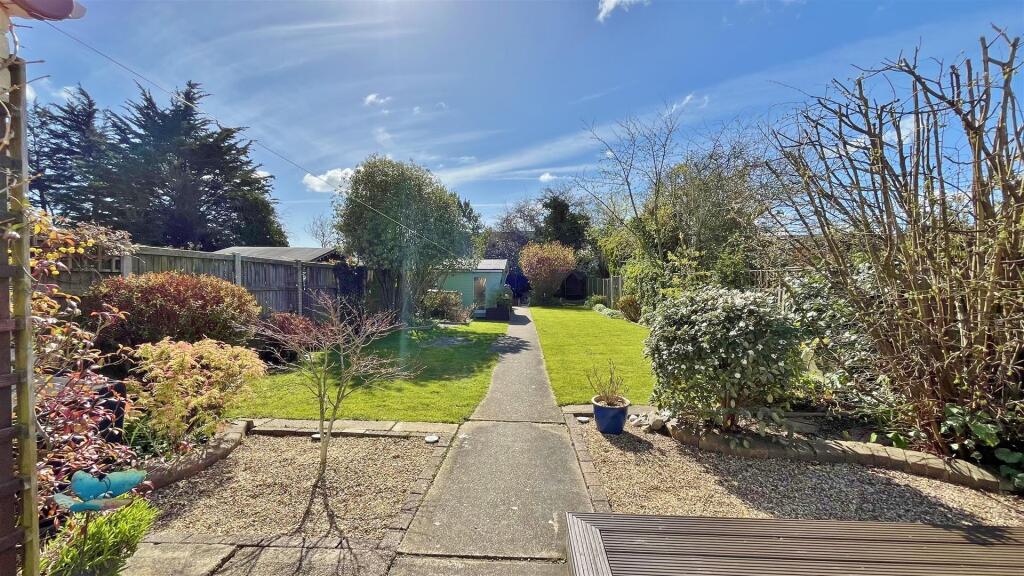 Frinton Road, Kirby Cross, Essex photo 4