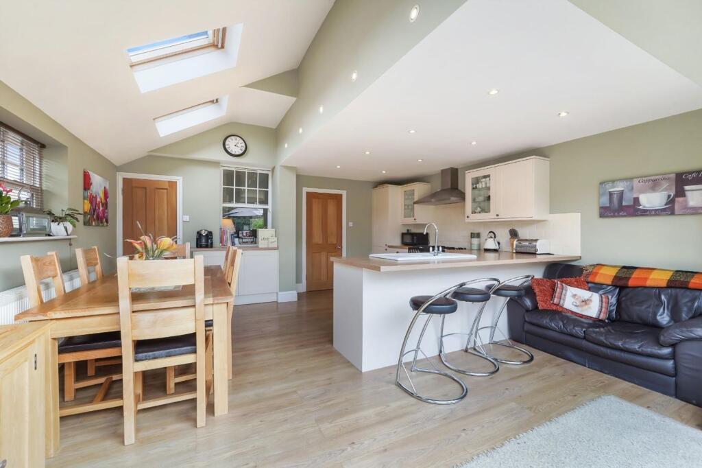 House in Kingston upon Thames - View 3