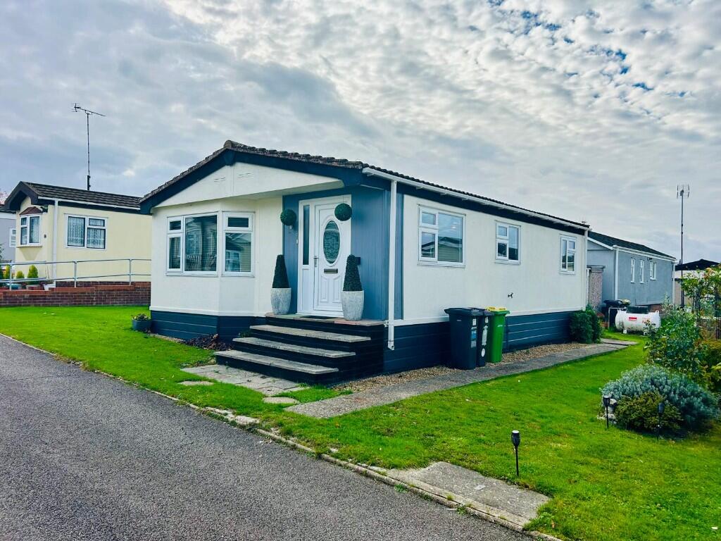 Main image of property: Tower Park, SS5