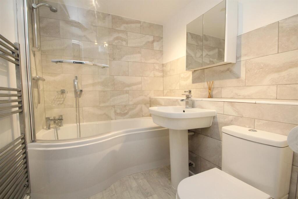 Apartment in Guildford - View 5