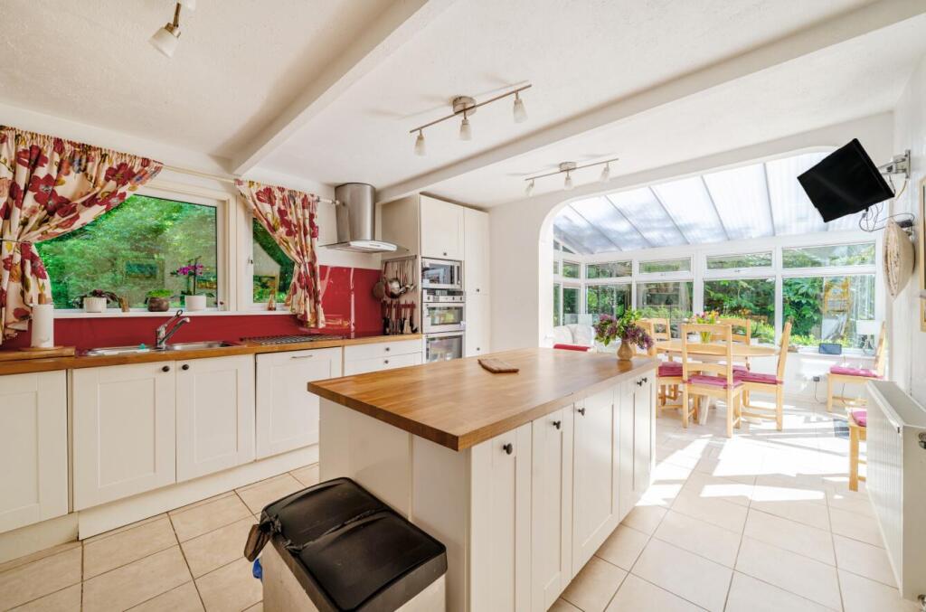 Long Crendon, Buckinghamshire photo 4