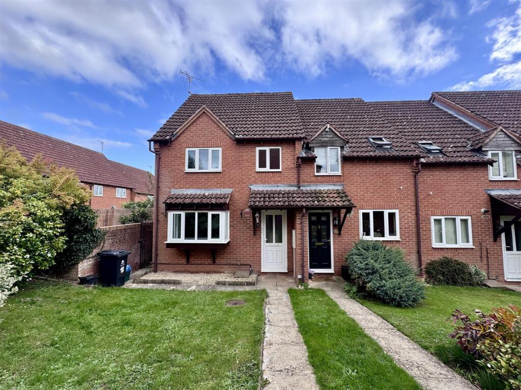 3-bed terraced on Russett Way, Newent, £219,995