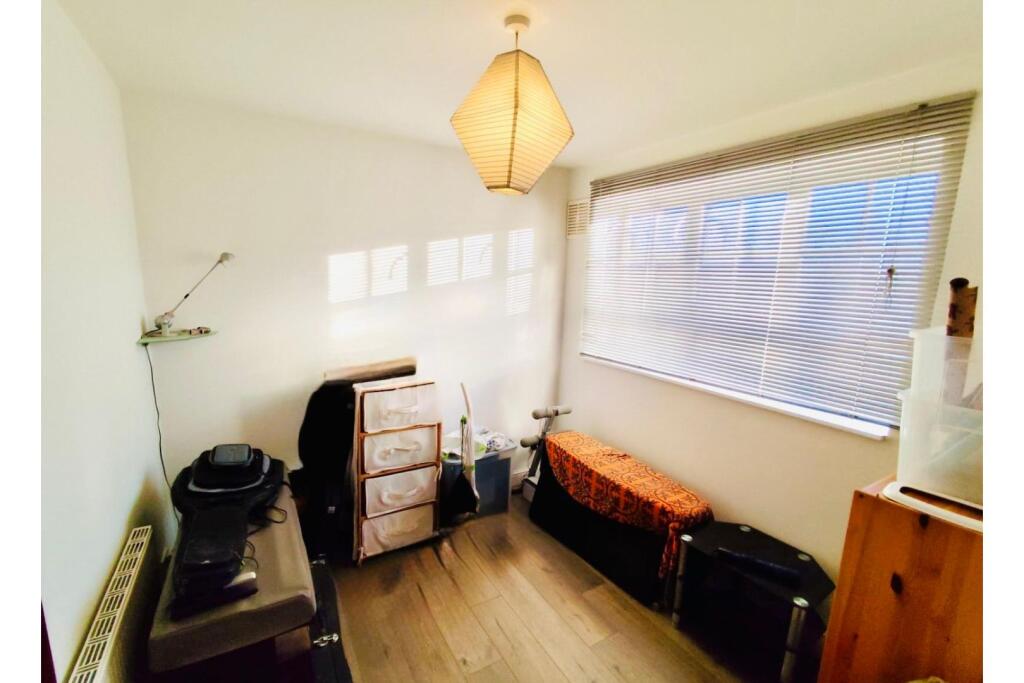Prusom Street, London, E1W - View 5
