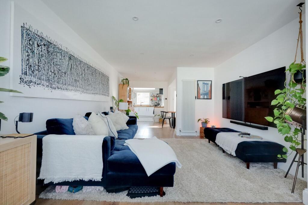 House in Redhill - View 5