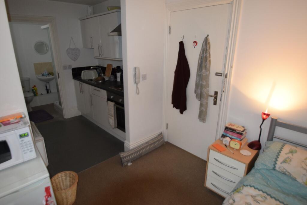 Studio flat for rent
