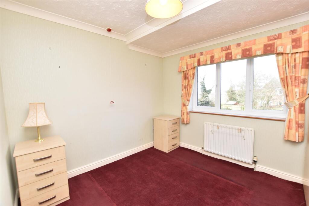 Briar Lane, Springfield Park, Grimsby photo 4