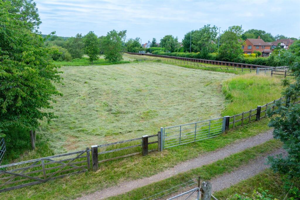 Lichfield Road, Tamworth - View 5