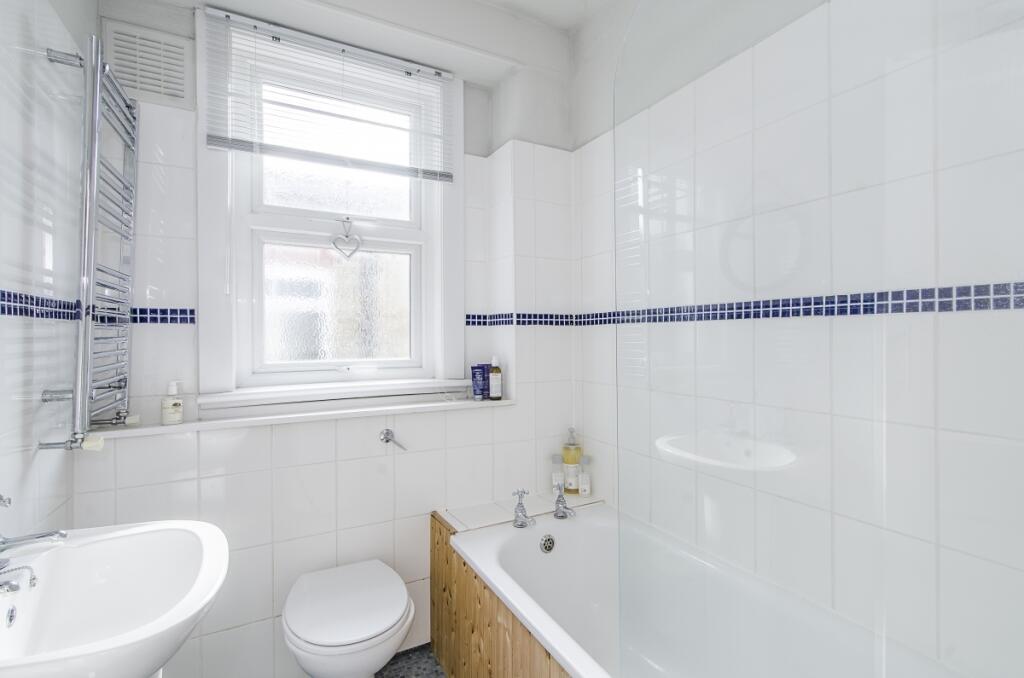 Apartment in London - More