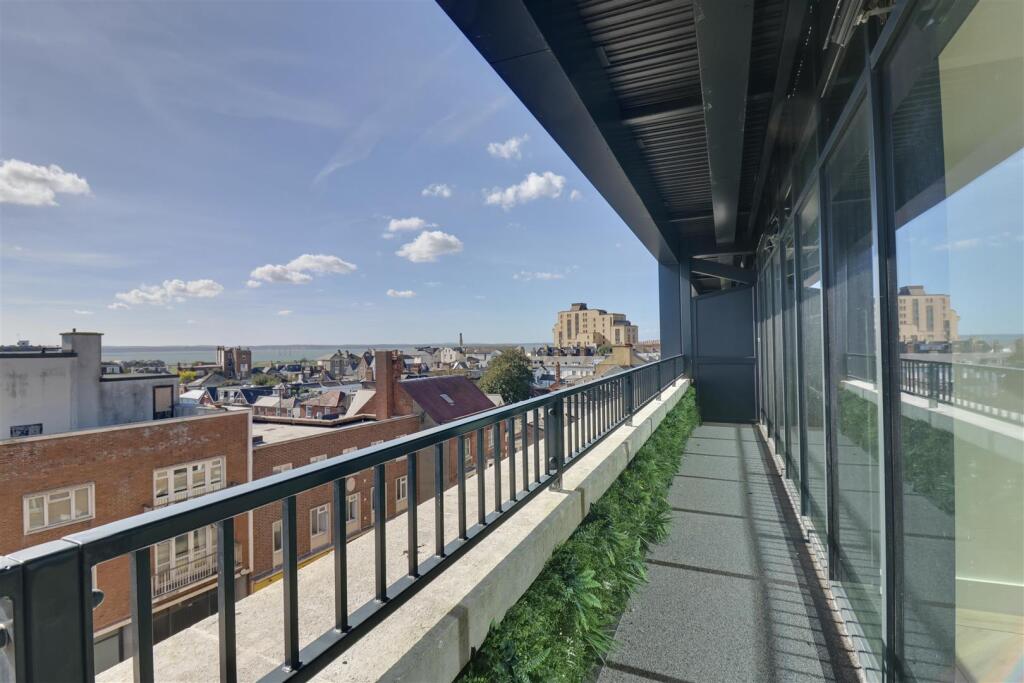 Apartment in Portsmouth - View 5