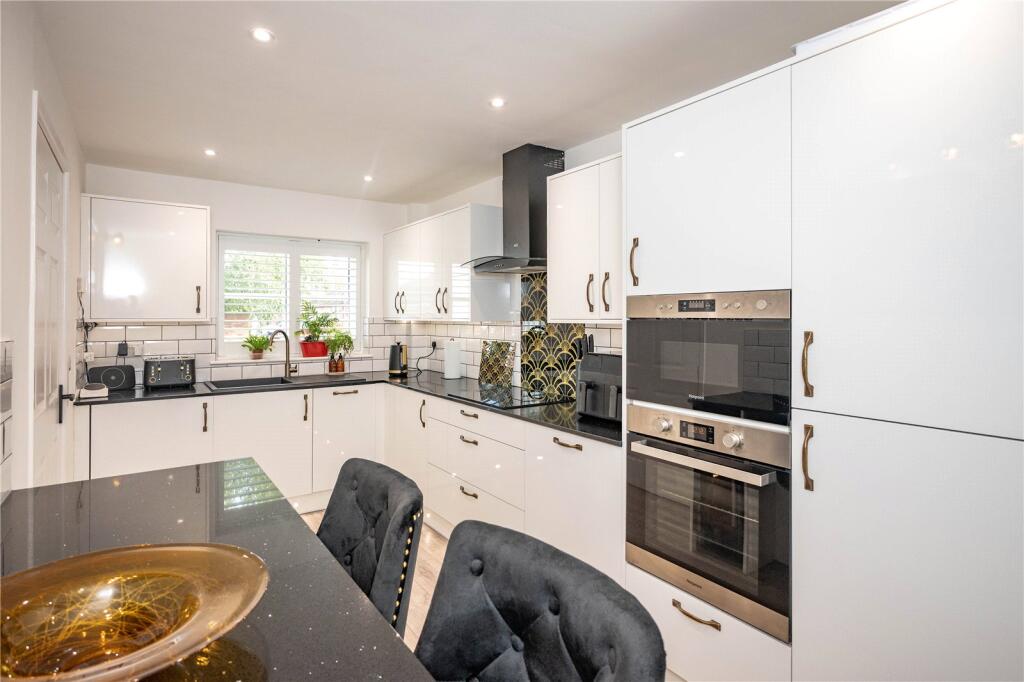 House in Bromsgrove - View 3