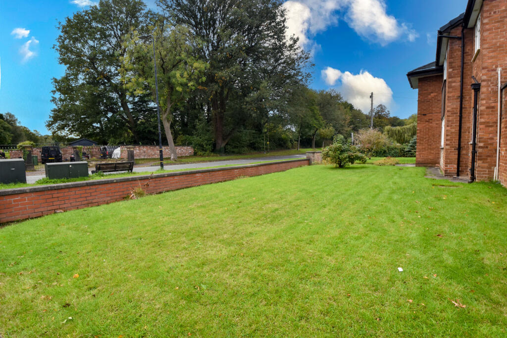 Woodhouse Court, Davyhulme Road, Davyhulme, M41 photo 4