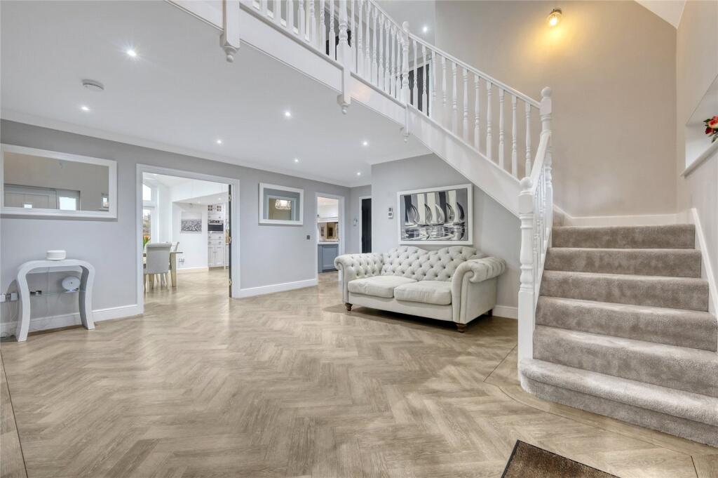 Mill Road, Felsted, Dunmow, Essex, CM6 photo 3