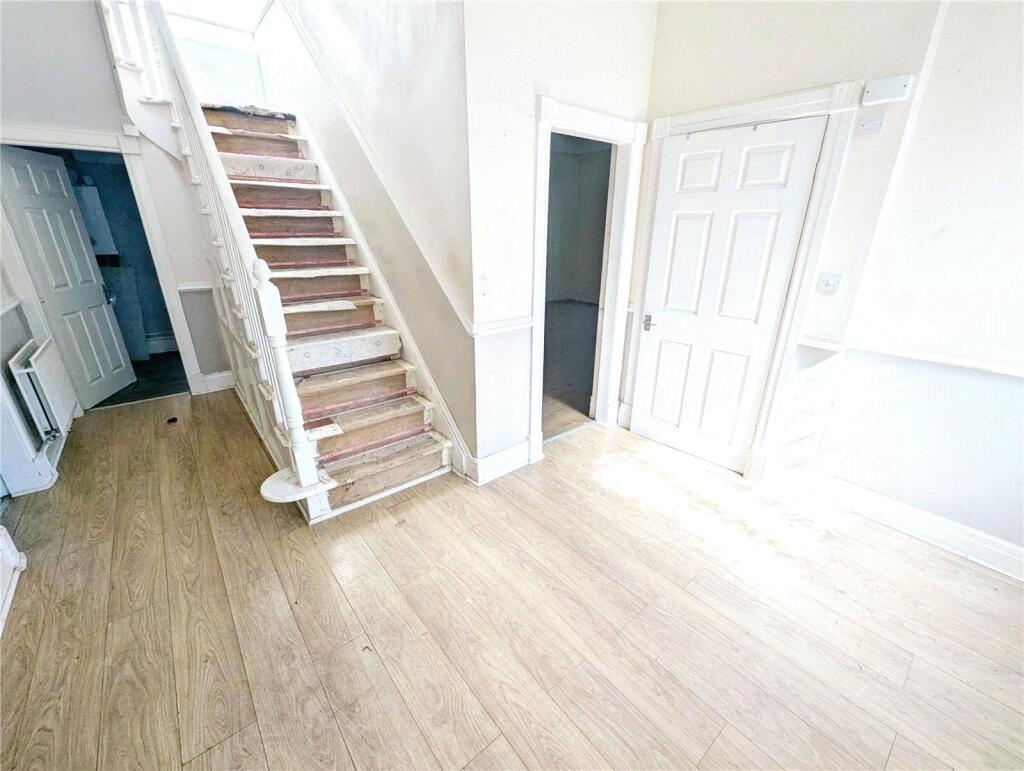 House in Wirral, Liverpool City Region - View 4
