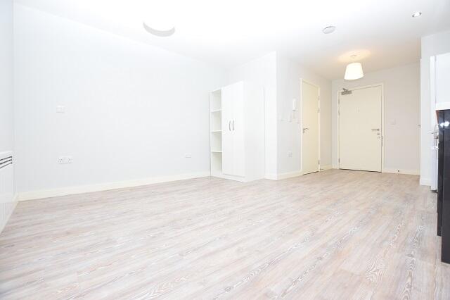 Apartment in Sheffield, South Yorkshire - View 5