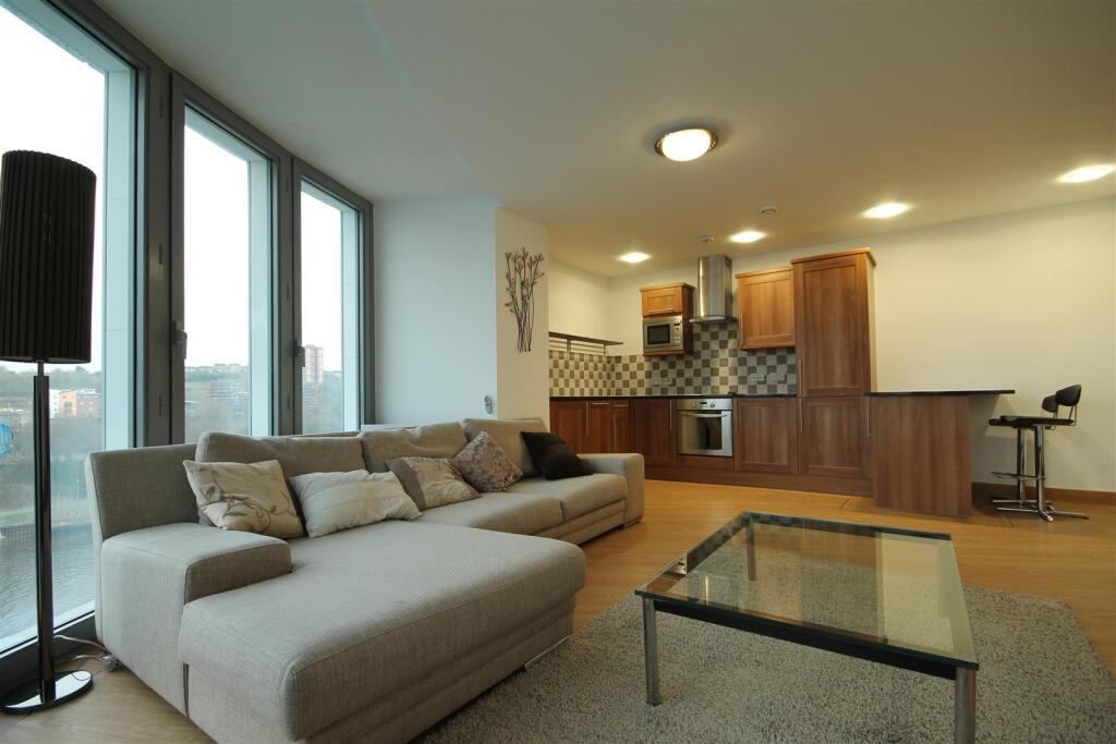 Apartment in Newcastle upon Tyne - View 3