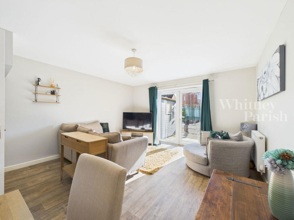 Arundell Avenue, Wymondham, NR18 0US photo 3