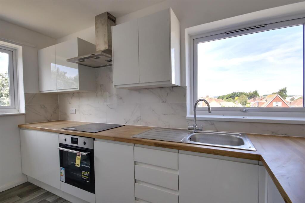 Apartment in Lancing - View 5