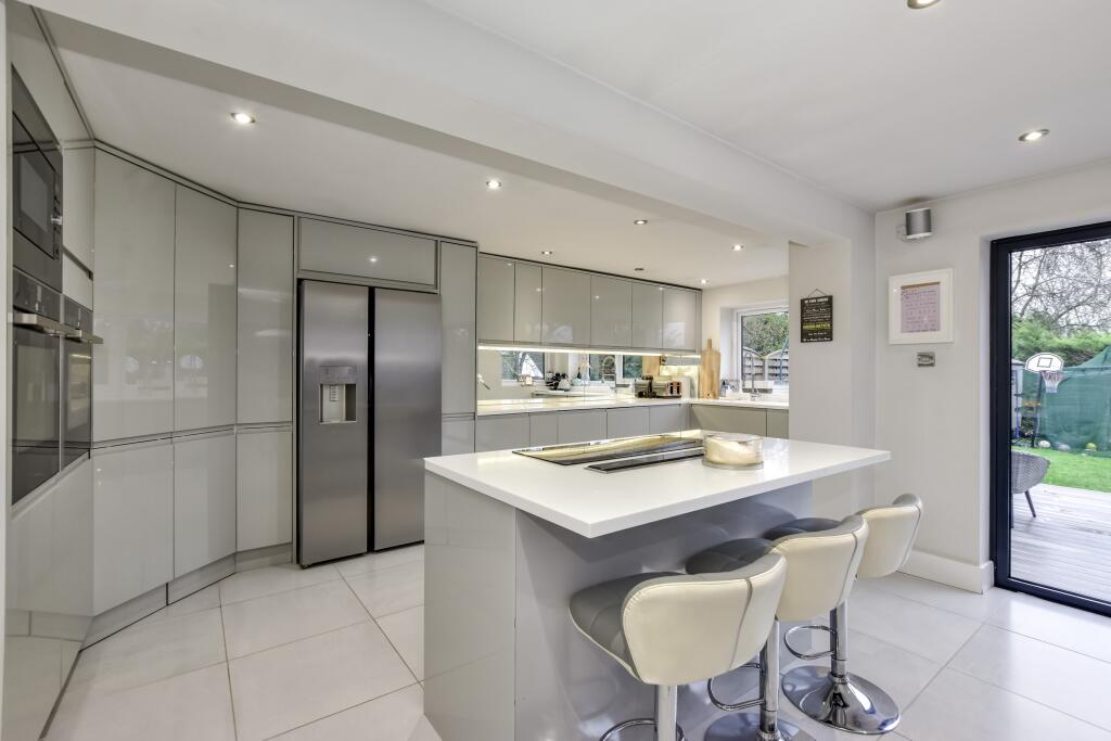 Arnett Way, Rickmansworth, WD3 photo 4