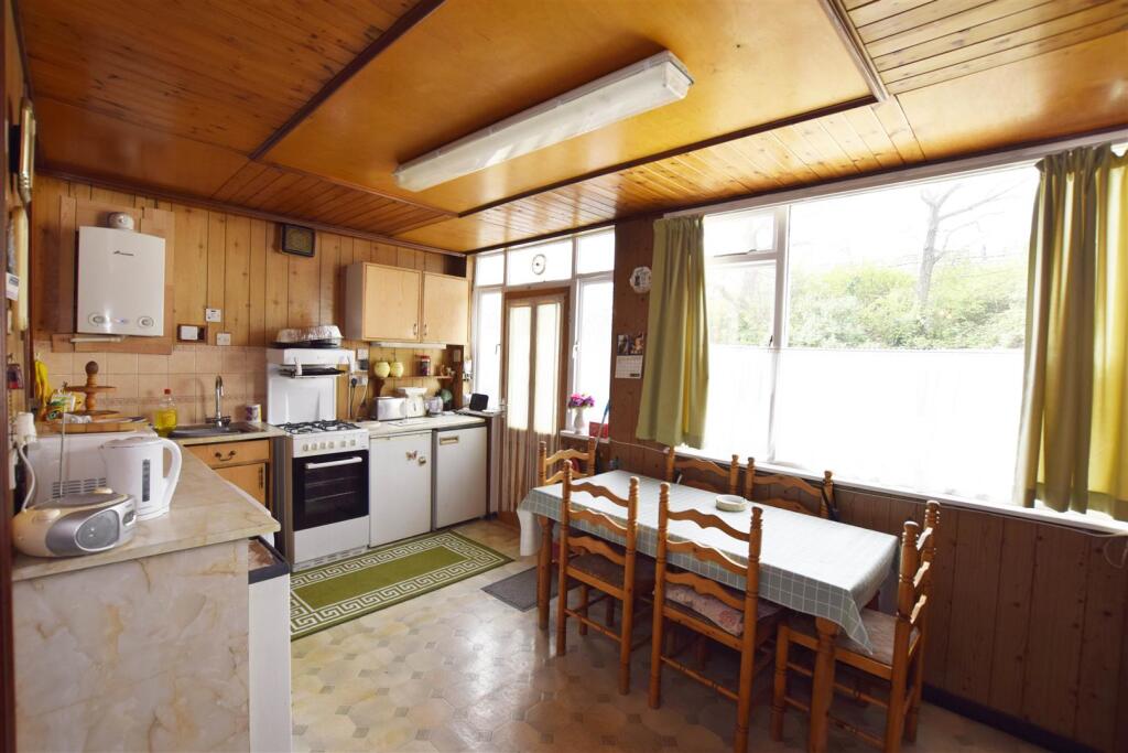 House in London, Alperton - More