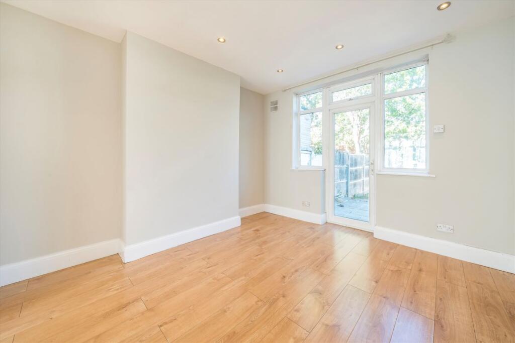 House in Southall - View 3