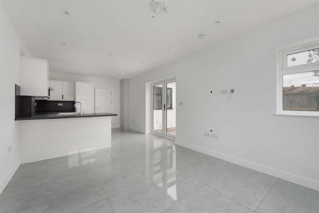 Apartment in Whitstable, Thurston Park - View 2