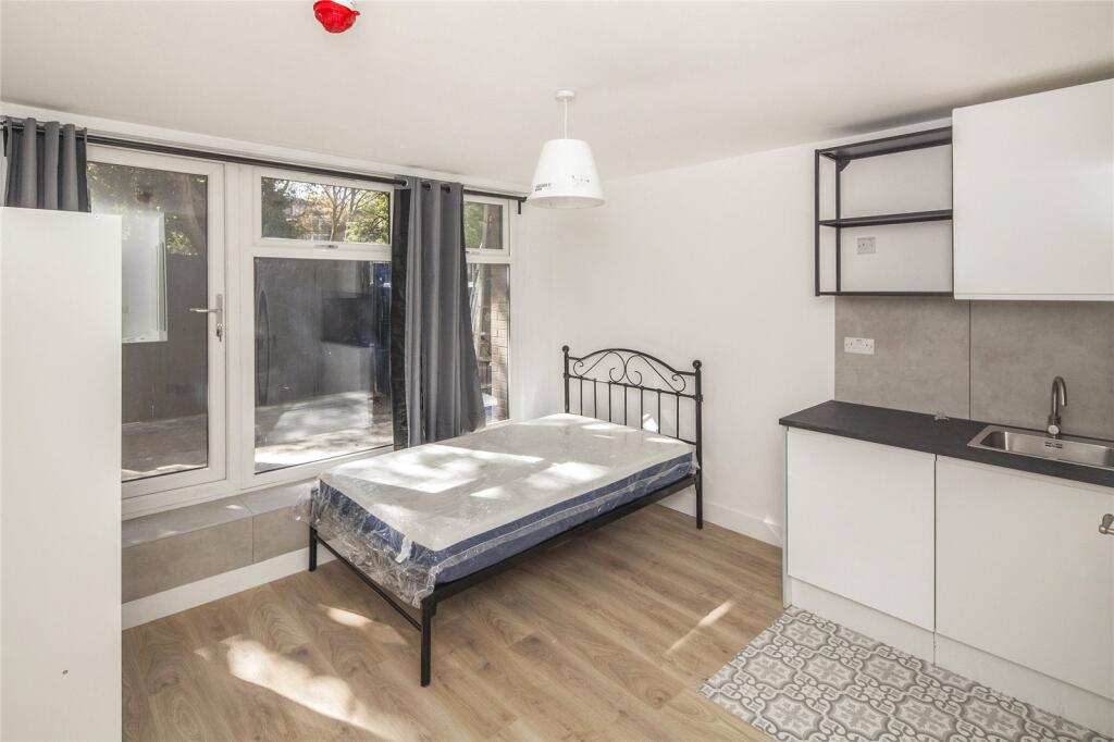 Main image of property: Coburg Crescent, London, SW2