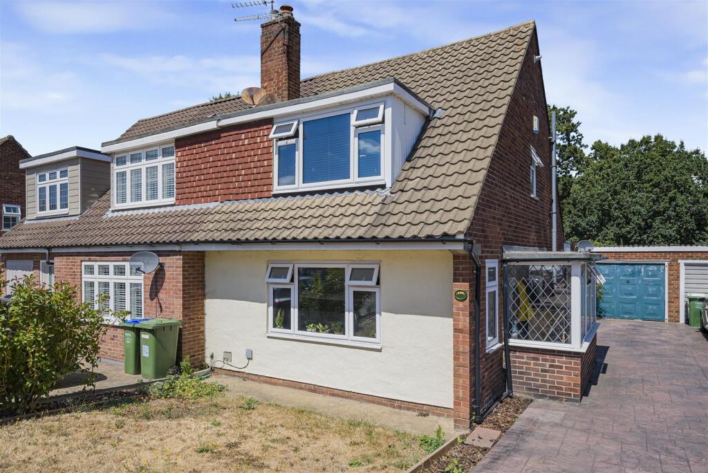 Main image of property: Appledore Crescent, Sidcup, DA14 6RQ