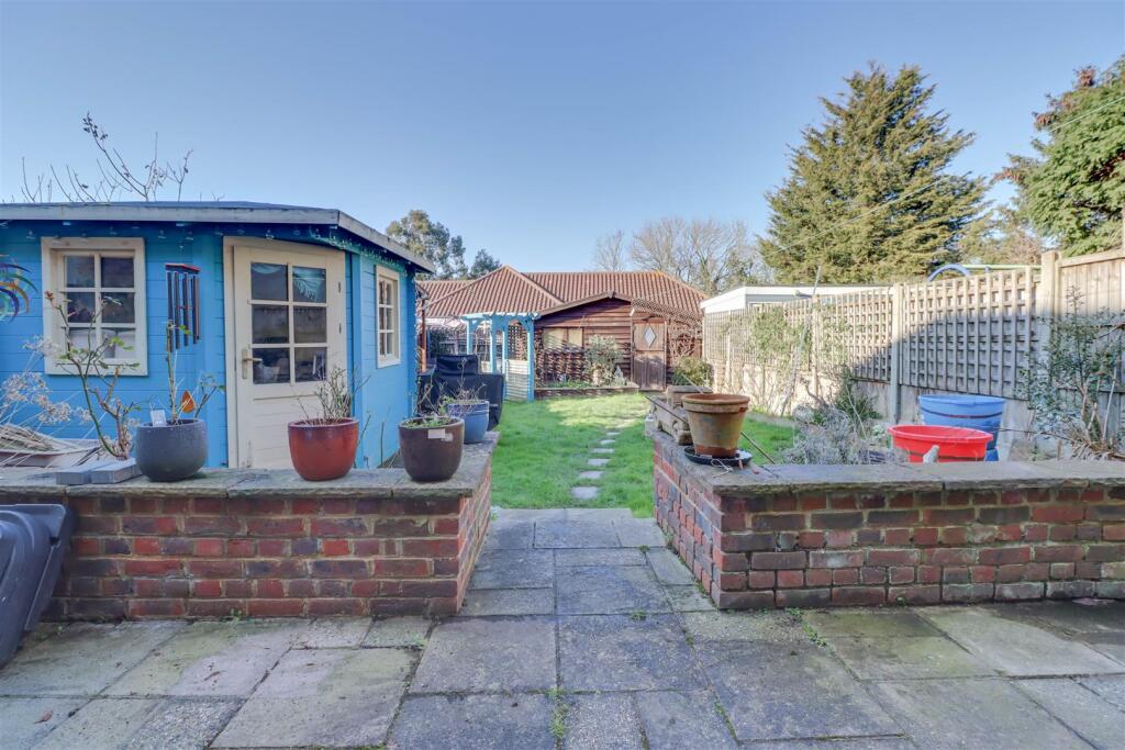 Cartlodge Avenue, Wickford photo 3