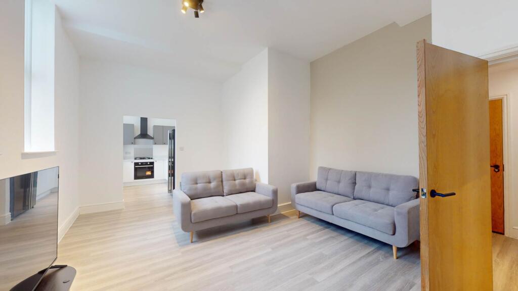 Apartment in Manchester, Withington - View 2