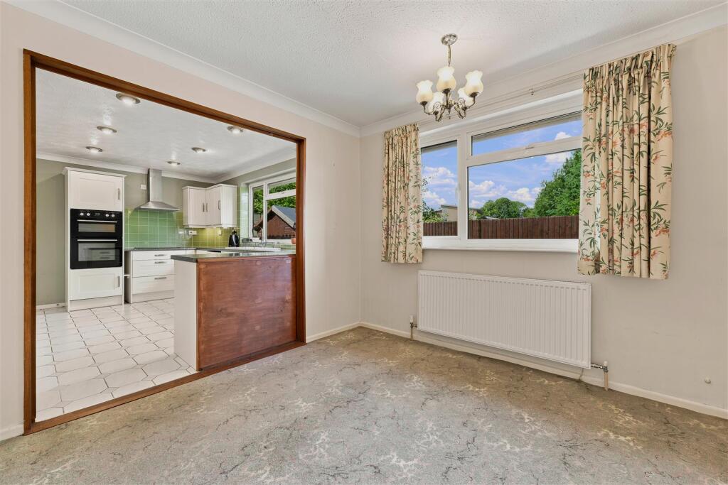 Church Road, Frampton Cotterell, Bristol photo 5