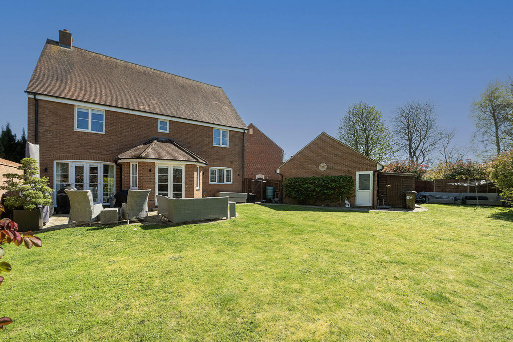 Pavilion Gardens, Aston Clinton - More