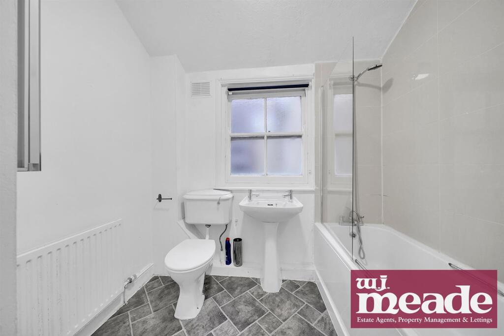 4 bedroom semi-detached house for rent
