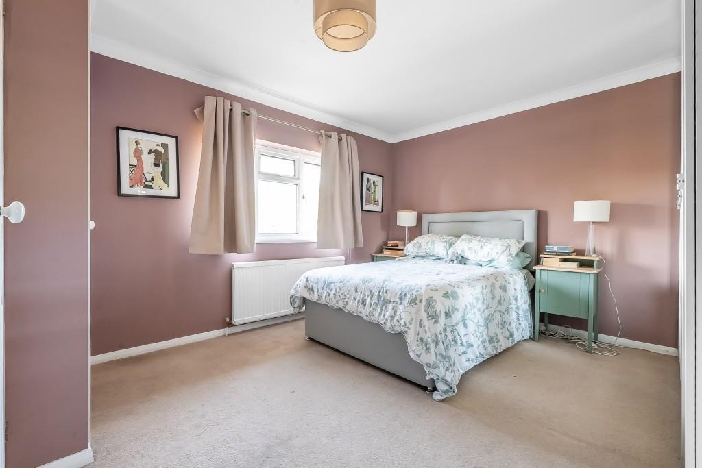 House in Mole Valley, Great Bookham - More