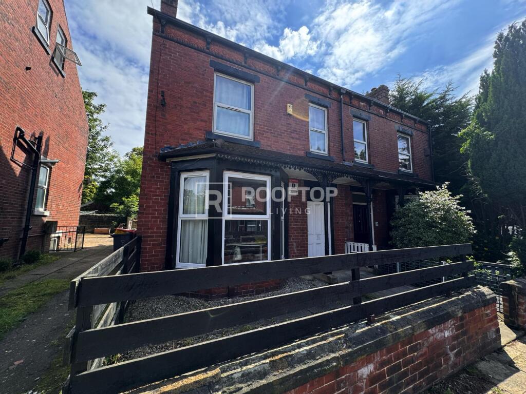 House in Leeds - View 2