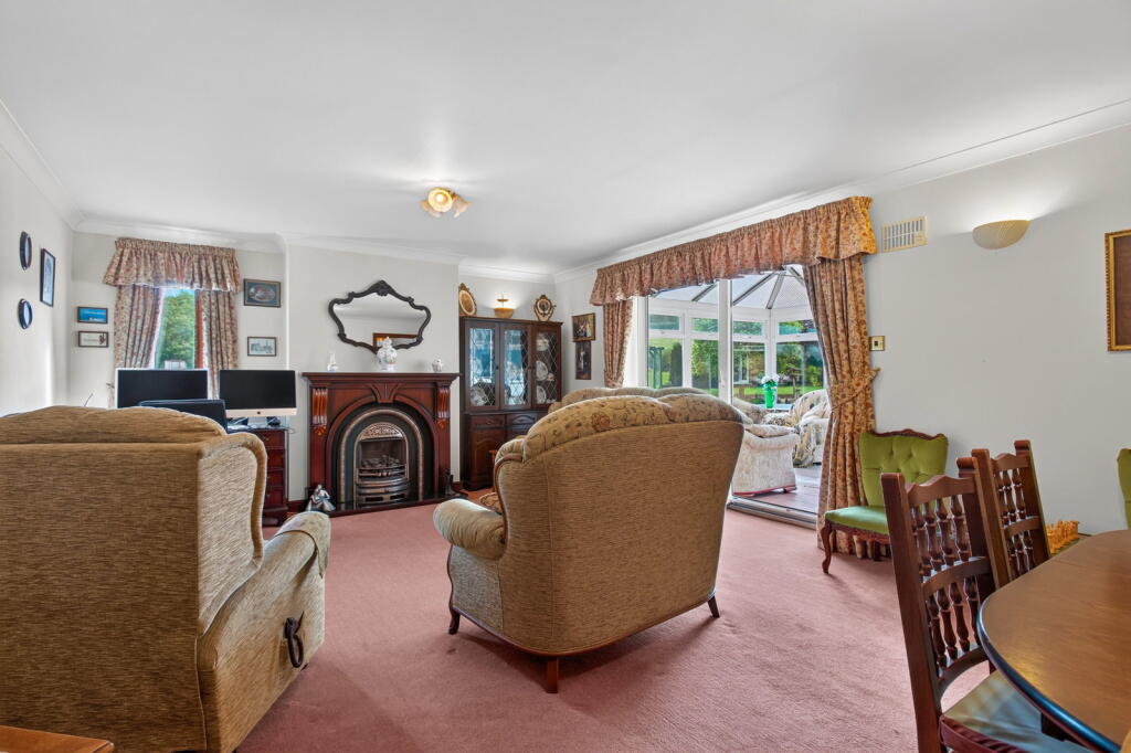 House in Leicester, North Northamptonshire - More