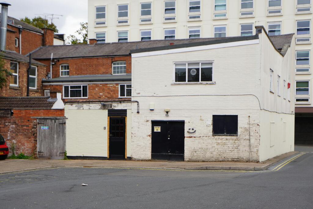 Tavistock St & Claren St - Rear Unit-1.jpg
